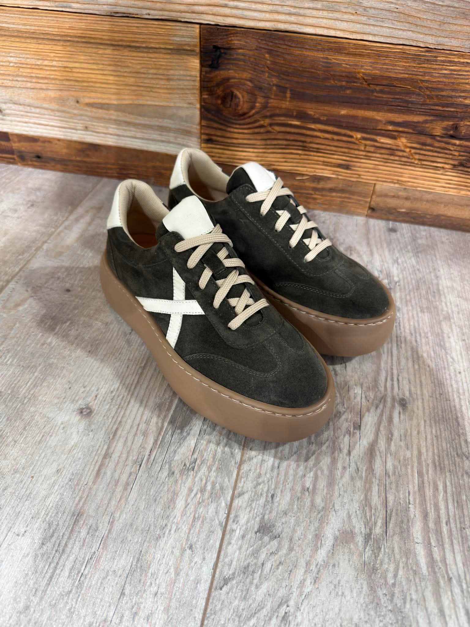Sneakersy Oliwkowe 