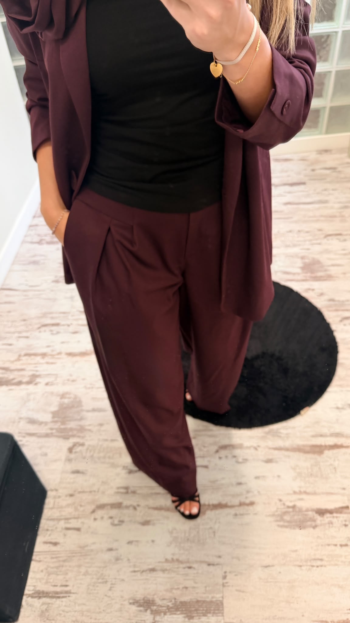 Garnitur z Różą Black Cherry  (3)